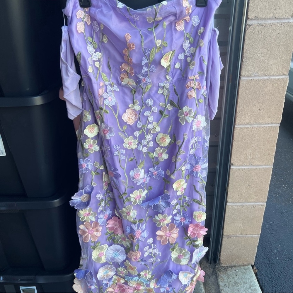 SHEIN Strapless Dress with Floral Embroidery in Lavender - Picture 4 of 6